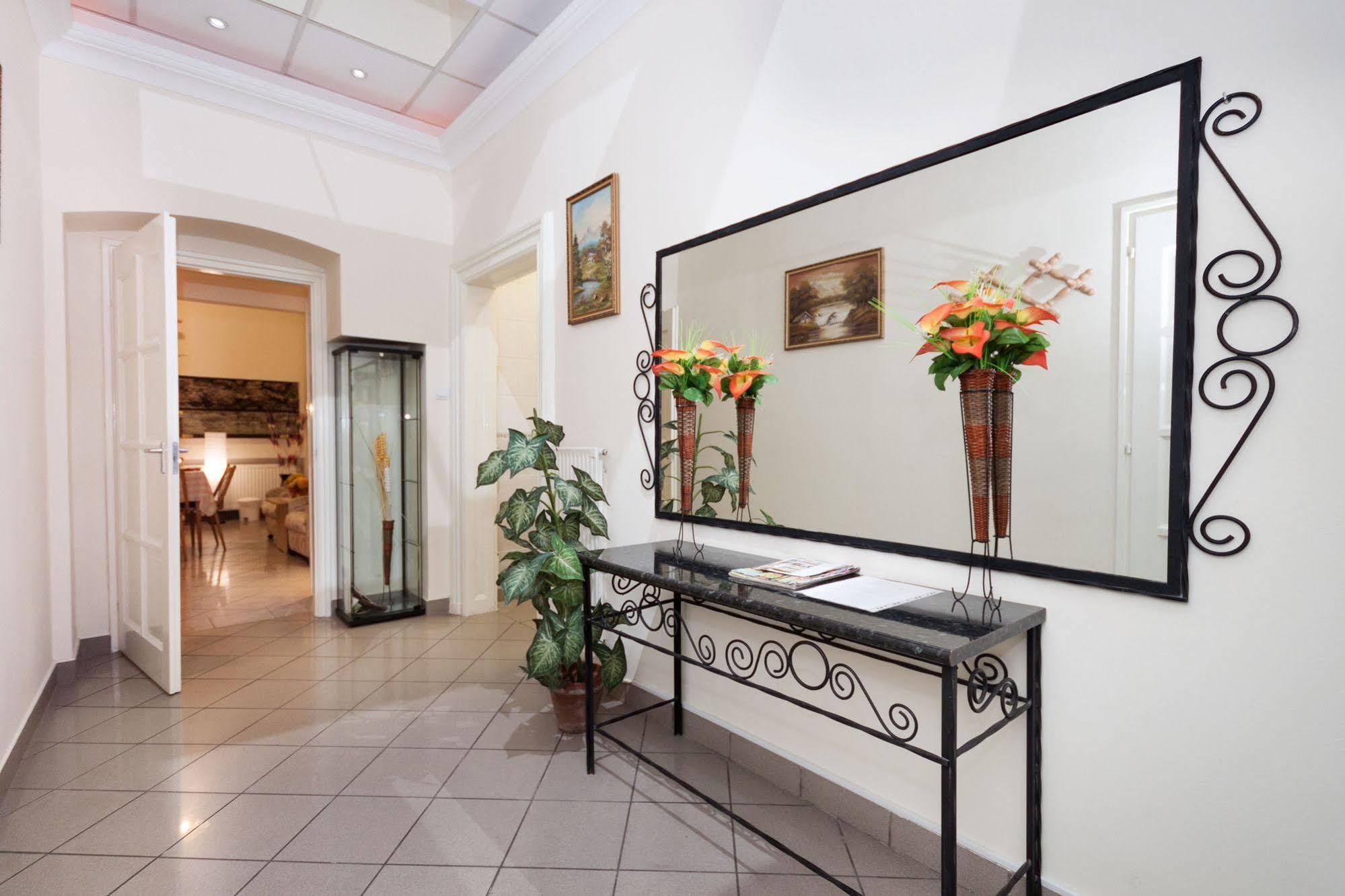 Like Home - City Center - Style Apartment Budapeszt Zewnętrze zdjęcie