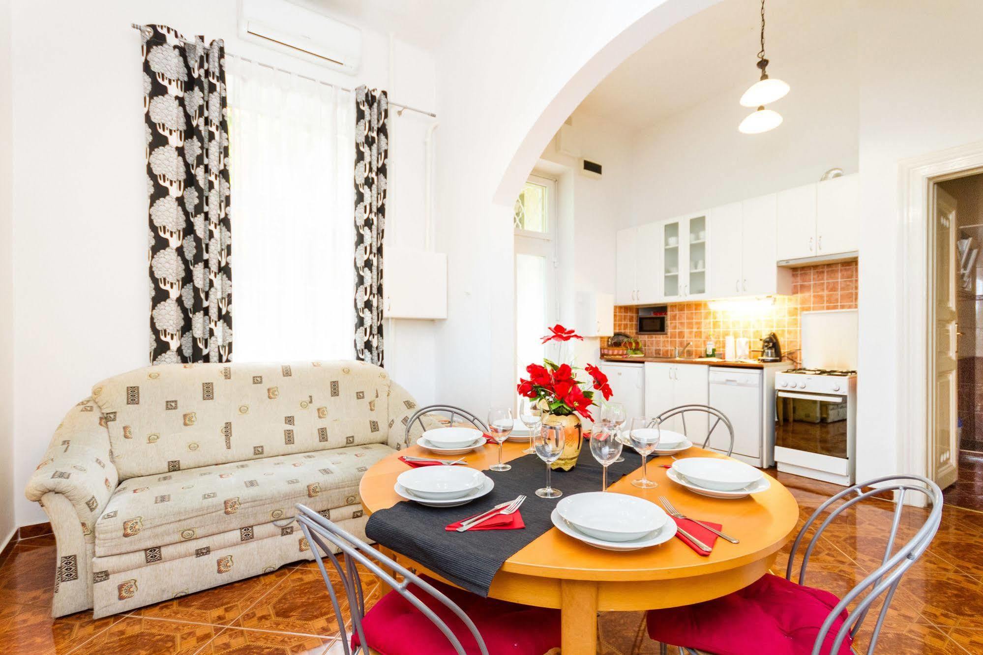 Like Home - City Center - Style Apartment Budapeszt Zewnętrze zdjęcie